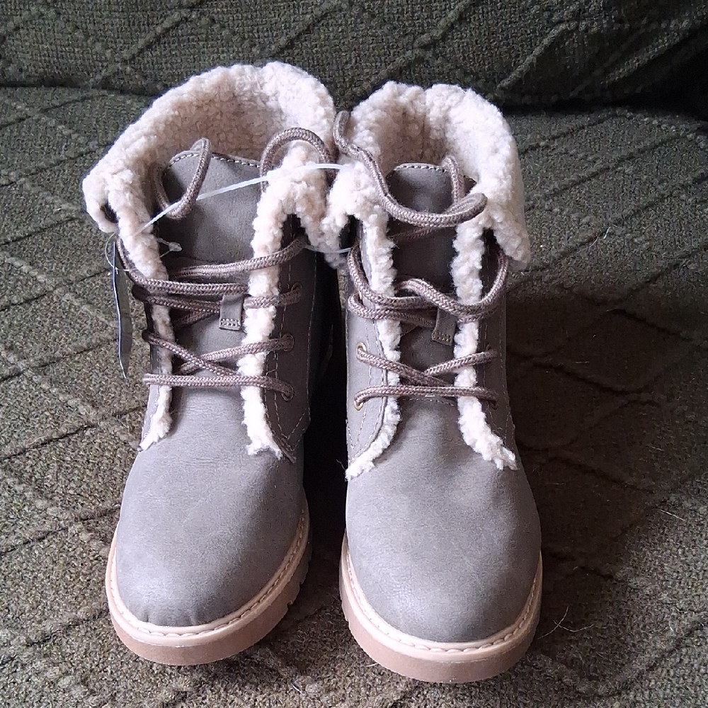 Women's Gray Ankle Boots with Faux Fur Lining